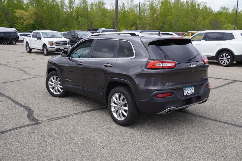 2015 Jeep Cherokee Limited 4X4 V6 + Tow